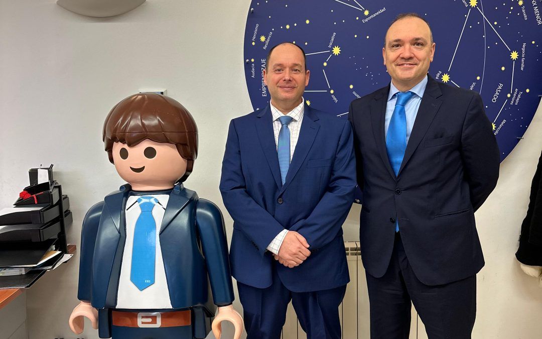 La Fundación EBS recibe la visita del Tte. Col. Roldán Parra