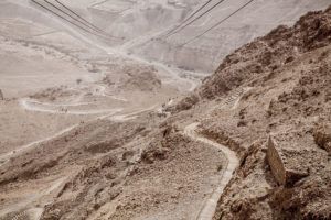 Los seis equipos, en Masada (Israel) EBS